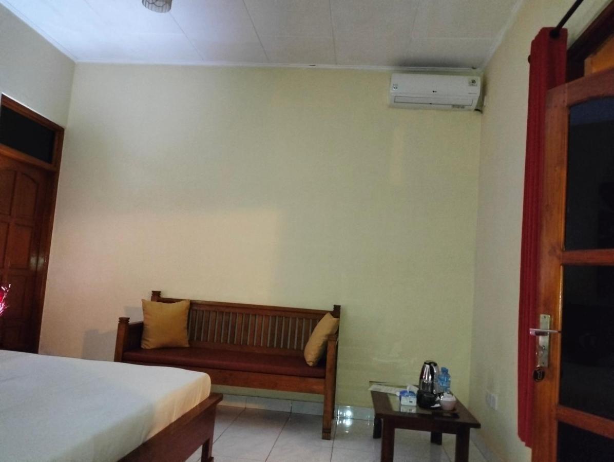 Kaia Lovina Guest House ภายนอก รูปภาพ