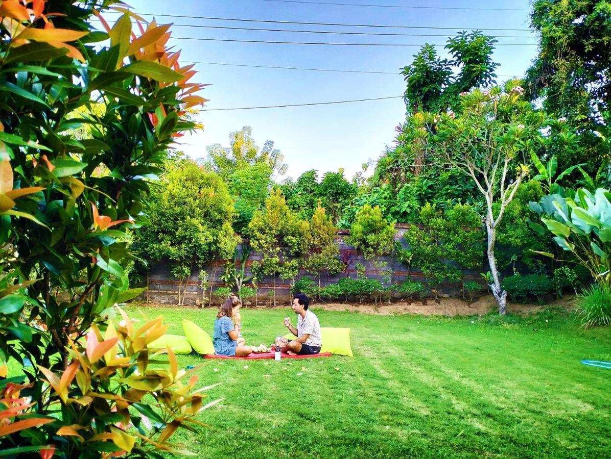 Kaia Lovina Guest House ภายนอก รูปภาพ